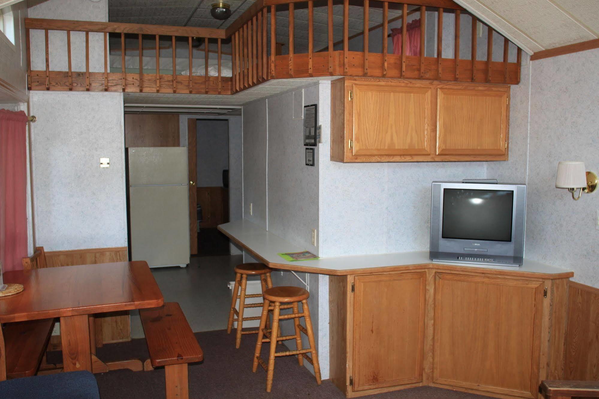 Circle M Rv & Camping Resort - Caravan Park Millersville Экстерьер фото