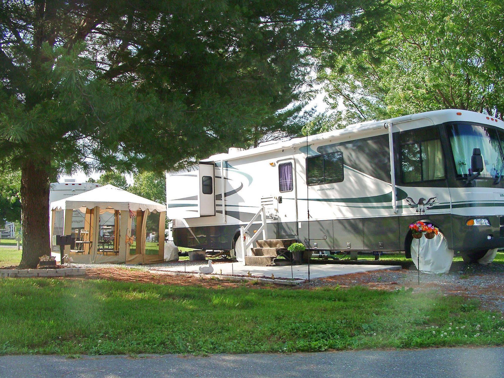 Circle M Rv & Camping Resort - Caravan Park Millersville Экстерьер фото