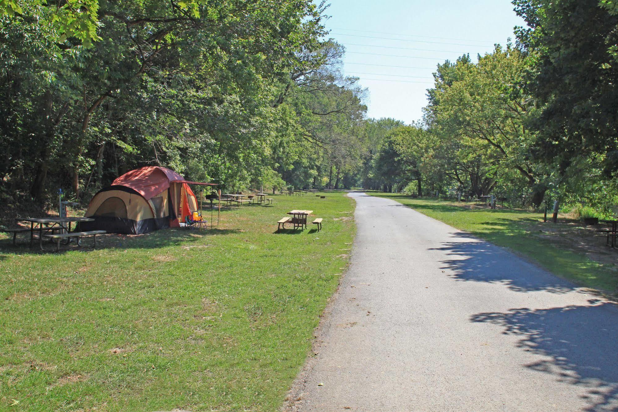Circle M Rv & Camping Resort - Caravan Park Millersville Экстерьер фото